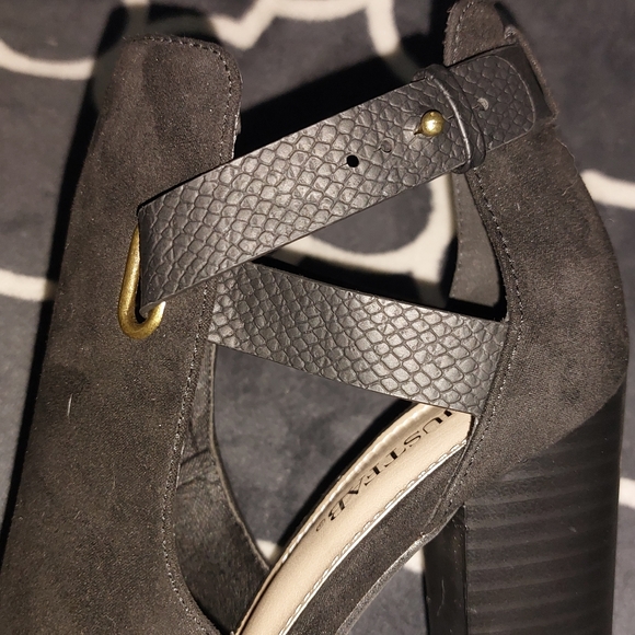 Black Booties size 8.5 - Picture 3 of 10